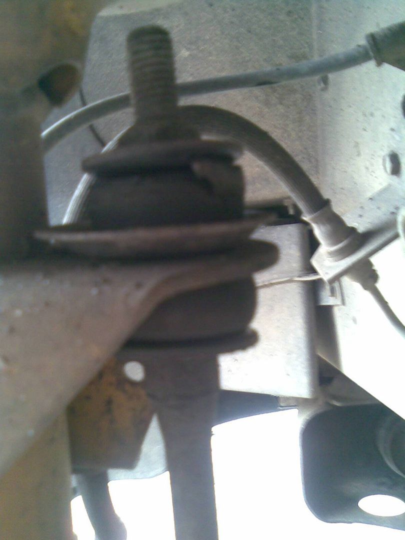 [VTVX] How to change sway bar link rods Just Commodores